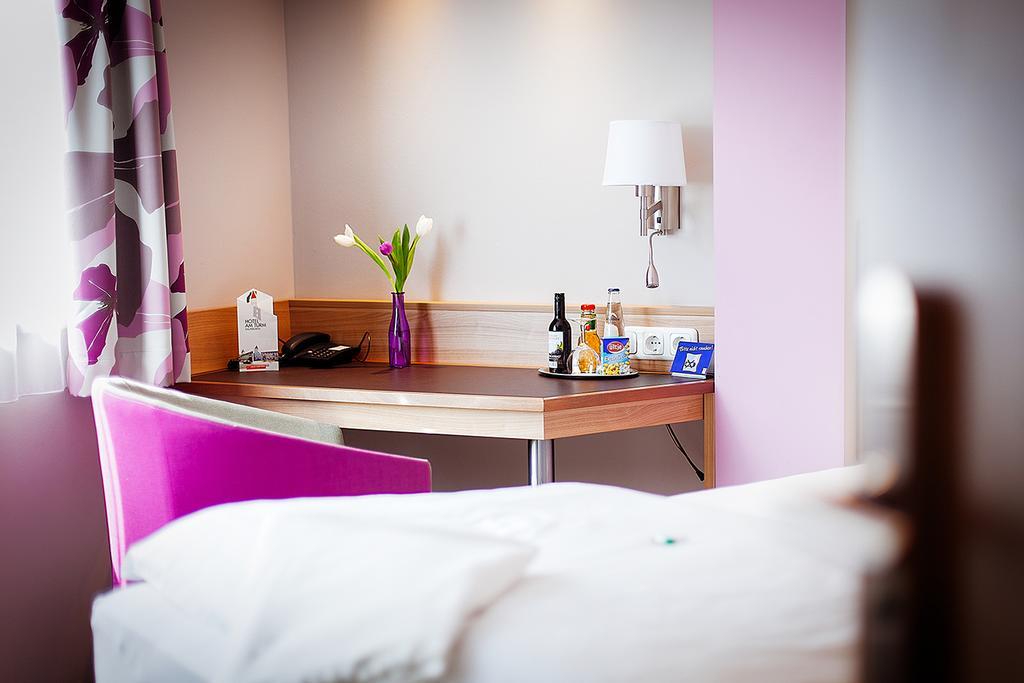 Hotel Am Turm Кауфбойрен Номер фото